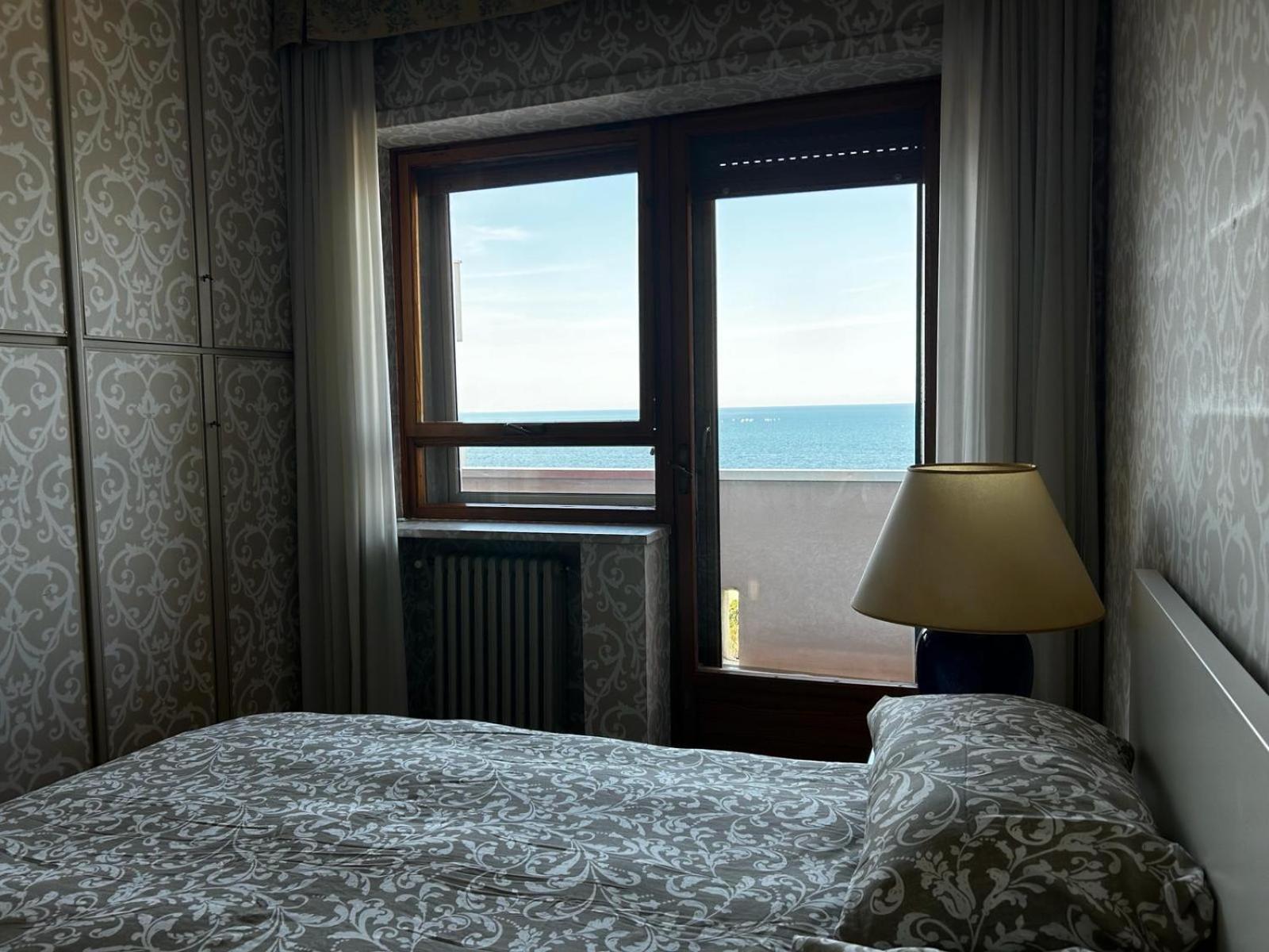 Front Beach Apartment - 3 Bedrooms Bari Eksteriør bilde