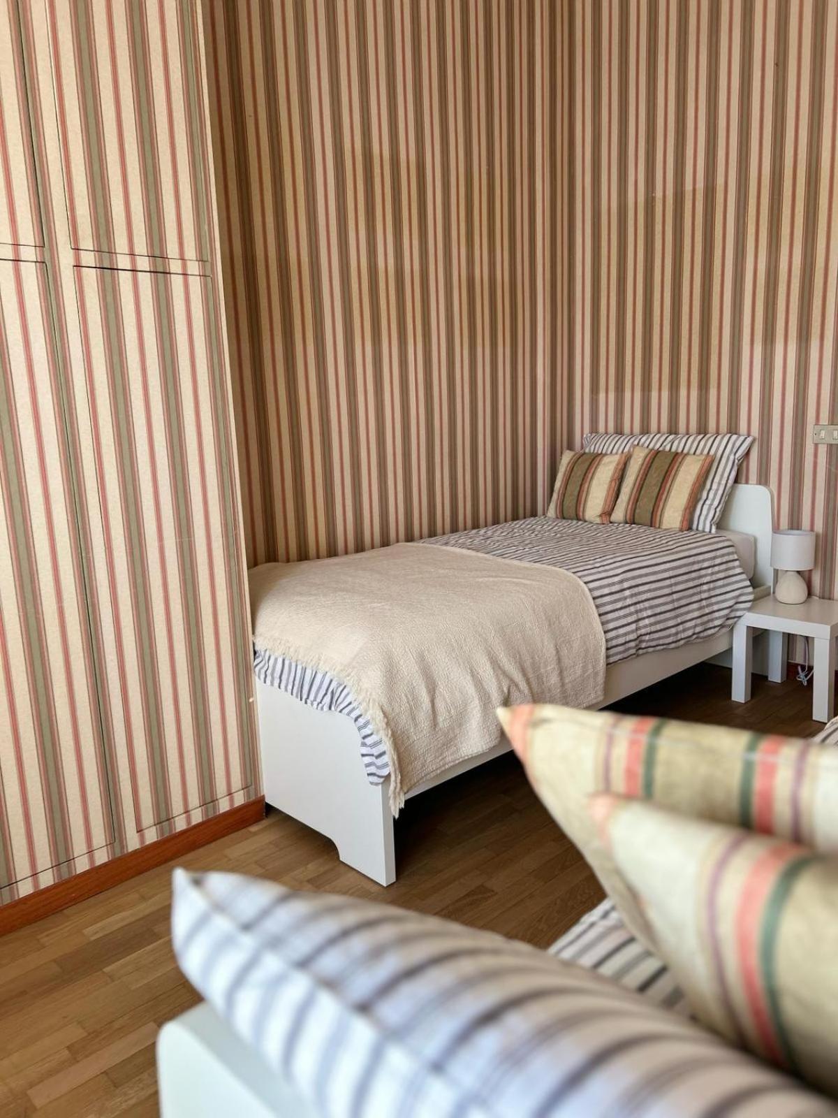 Front Beach Apartment - 3 Bedrooms Bari Eksteriør bilde