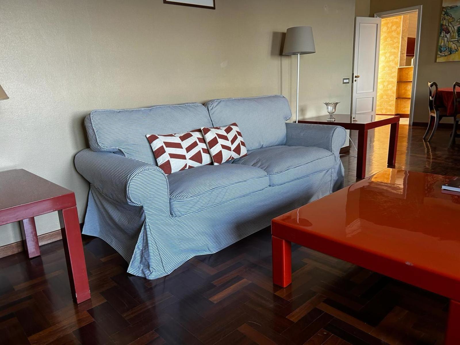 Front Beach Apartment - 3 Bedrooms Bari Eksteriør bilde