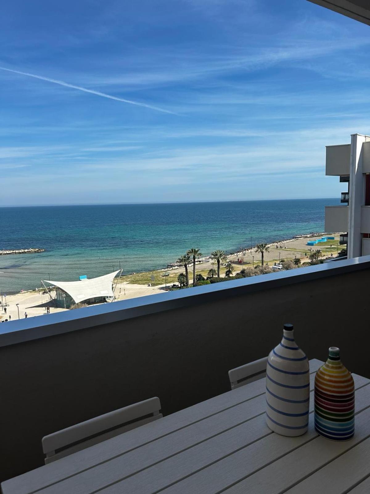 Front Beach Apartment - 3 Bedrooms Bari Eksteriør bilde